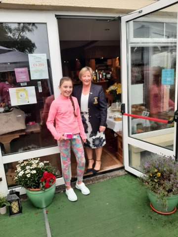 image lady-captain-jo-presenting-the-cadets-chip-putt-winners-prize-to-sophie-sweeney-jpg