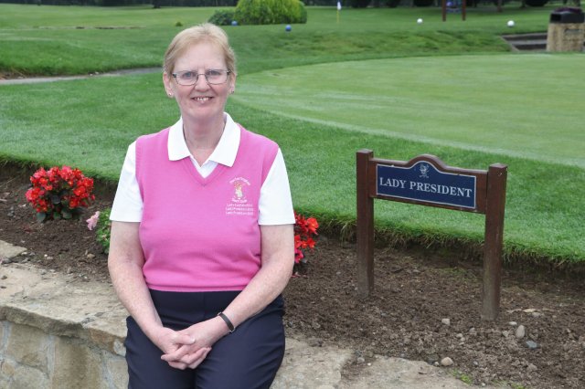 image lady-president-stephanie-gorman-at-the-lady-presidents-prize-day-in-portarlington-golf-club-jpg