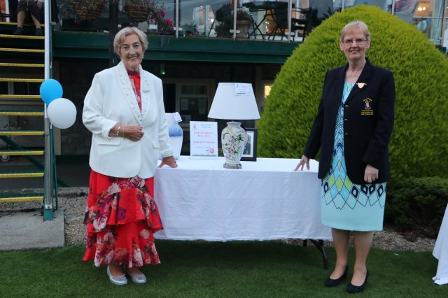 image lady-president-stephanie-gorman-presenting-mary-cannon-with-second-prize-at-the-lady-presidents-prize-day-in-portarlington-golf-club-jpg