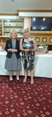 image mary-foy-accepting-3rd-prize-jpg